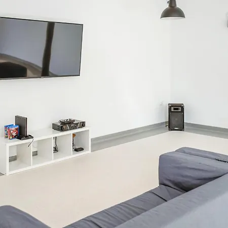 Gorgeous In With Wifi *