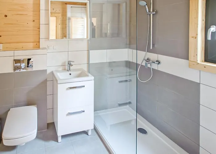 Semesterbostad Gorgeous In With Wifi Mrzeżyno