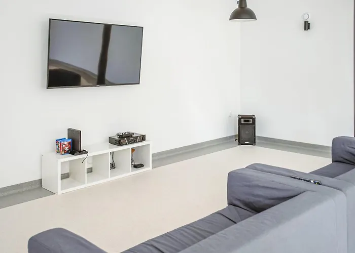 Gorgeous In With Wifi *